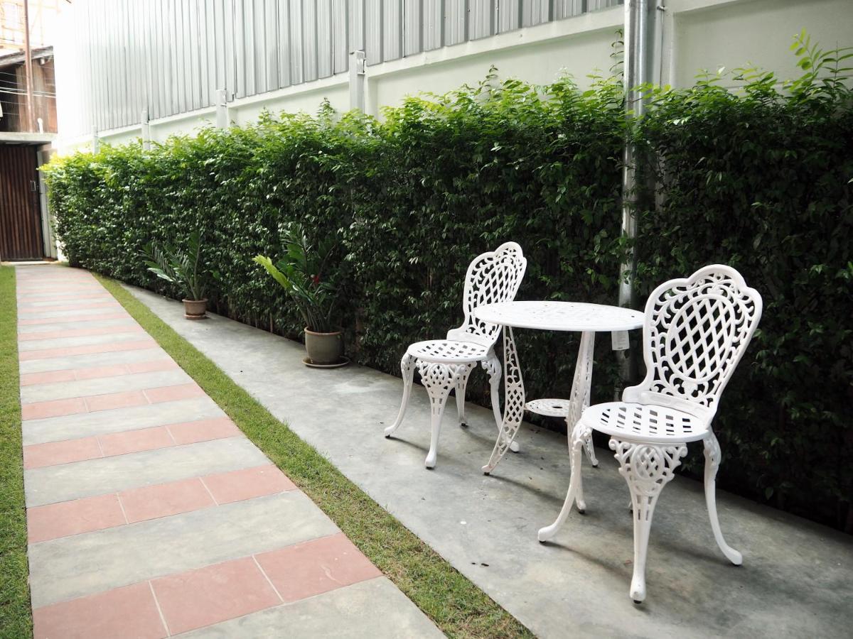 ホテル Bua House Poshtel チエンマイ エクステリア 写真